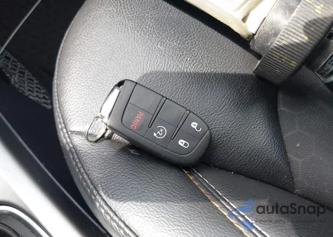 2019 Jeep Compass Latitude 4X4 from USA, damaged, VIN 3C4NJDBB6KT601993